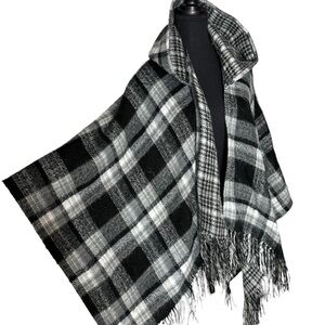 Reversible Hooded Knit Poncho Plaid Houndstooth Fringe Black Grey